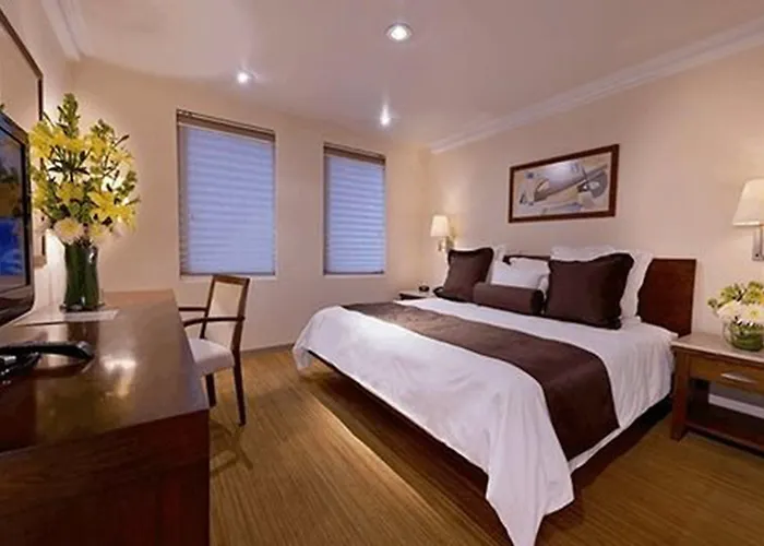 Obelisk Hotel 4*